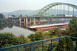 Fort Henry Bridge looking towards Ohio, in Wheeling, West Virginia - 20040706