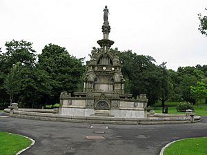 Fountain in Kelvingrove Park - geograph.org.uk - 932595