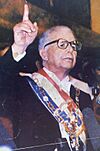 J. Balaguer en 1986 (cropped).jpg
