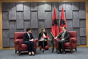 Kancelaria Premiera Follow Wizyta premier Beaty Szydło w Albanii