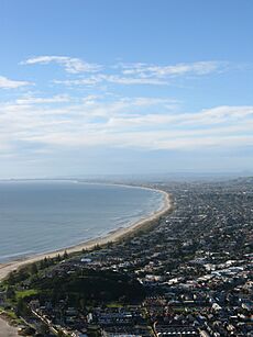 Maunganui in the Bay of Plenty (4839714021)