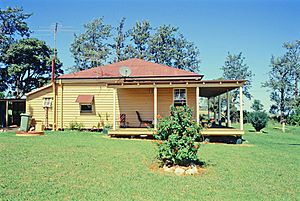 O'Shea's Drayton Cottage (2001).jpg