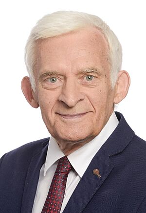 Official portrait of Jerzy Buzek 2019.jpg
