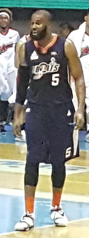 PBA - Meralco vs Alaska - Arinze Onuaku - Meralco - 2016-0425 (26374015110)