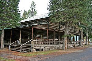 Pahaska Tepee