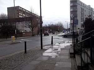 A1206 Manchester Road roundabout.jpg