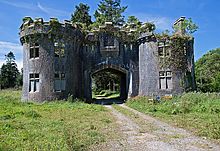 Abandoned Gatehouse, Castlelohort Demesne - geograph.org.uk - 1392282