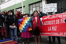 Bolivian Demonstrators Hold a Vigil Outside Law Enforcement Headquarters. 29 December 2022, Agencia Boliviana de Información, La Paz. (52595123854)