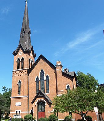 Congregational United Church of Christ (Iowa City, Iowa) - cropped.jpg