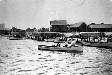 E P Geen family boating at Cortez