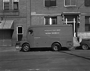 Lincoln County Public Library Bookmobile, Brookhaven, Mississippi (1952)