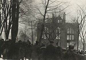 Old Main on fire at Mankato Teacher's College, Mankato, Minnesota - DPLA - 8d916c2ff6cfe47a3609edbf77a10b32