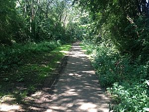 On the Banbury Fringe walk (geograph 5510575).jpg