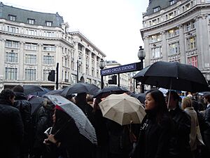 Oxford Circus tube station - Rush hour