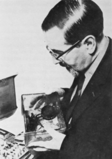 Pater Chrysanthus (Entomol. ber. 1972).png
