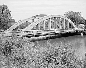 Rainbow Arch Bridge, Spanning Sheyenne River at Main Street, East, Valley City (Barnes County, North Dakota)