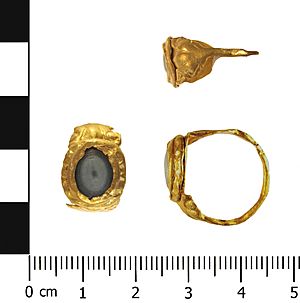 Roman finger ring (x2 Profile and plan). (FindID 616069)