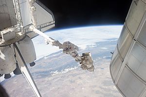 STS-135 EVA Mike Fossum 5