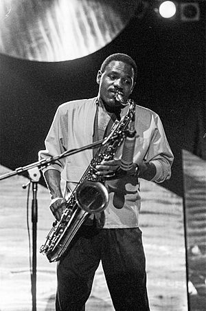 Saxophonist Kirk Whalum in 1987.jpg