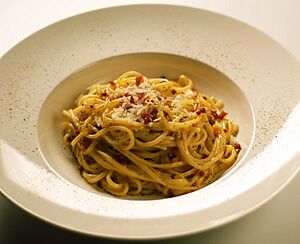 Spaghetti alla Carbonara (cropped)