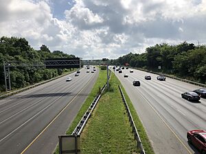 2019-07-05 09 56 55 View north along Interstate 95 and Interstate 495 (Capital Beltway) from the overpass for Auth Road in Morningside, Prince George's County, Maryland