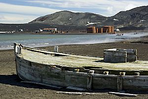 7682-whalers-bay-whaling-boat