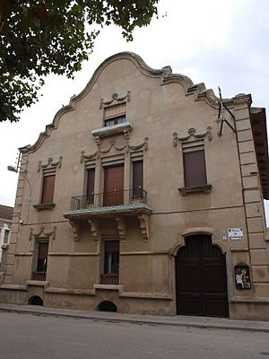 Cal Calvet, significant building in the village