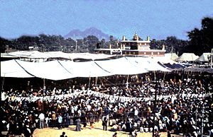 Bodh Gaya Kalachakra crowd overview December 1985