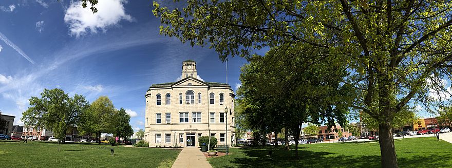 Appanoouse County Courthouse and lawn.