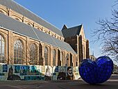 Delft, het Blauwe Hart van plexiglas en staal bij de Nieuwe Kerk foto7 niet-ontwikkelt 2016-03-13