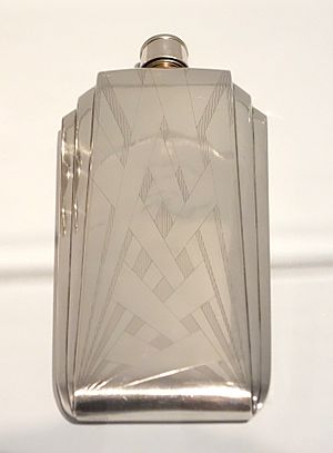 Flask, Napier Company, Meriden, Connecticut, 1925-1930, silver - Brooklyn Museum - Brooklyn, NY - DSC08831
