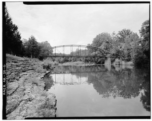 GENERAL VIEW OF BRIDGE FROM RIVER'S EDGE, LOOKING SOUTH - War Eagle Bridge, Spanning War Eagle Creek at Benton County Road No. 98, War Eagle, Benton County, AR HAER ARK,4-WARE,1-6