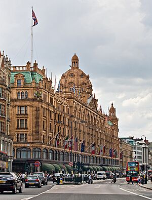 Harrods, London - June 2009 (cropped).jpg