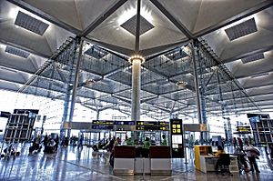 Interior de la nueva terminal T3 del aeropuerto de Málaga.
