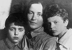 Julia Schucht with sons 1930s