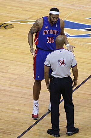 Rasheed Wallace argues with ref (cropped)