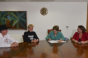 Xuxa, Dilma Rousseff e a ministra Ideli Salvatti