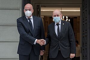 Συνάντηση ΥΠΕΞ Ν. Δένδια με ΥΠΕΞ Γαλλίας J.Y. Le Drian (Αθήνα, 19.11.2021) (51690998804)
