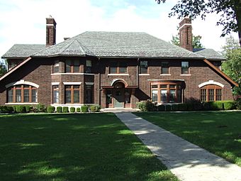 Albert W. Henn Mansion - Euclid, Ohio.JPG