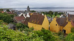 Culross Palace from top of its garden, Aug 2018