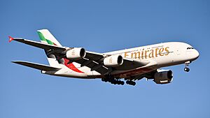 Emirates Airbus A380 A6-EOE Perth 2024 (01)