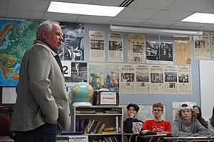 Governor Tim Walz visits Lake Middle School - 52532401654