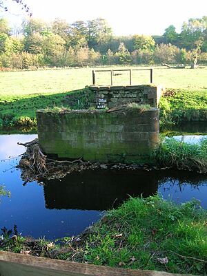 Lainshaw old bridge