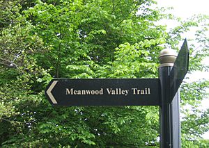 Meanwood Trail Sign3