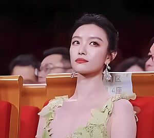 Ni Ni at the 35th Golden Rooster Awards in November 2022.jpg