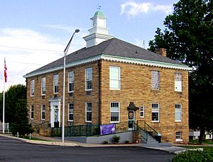 Pickett County Courthouse in Byrdstown