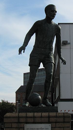 Stanley Matthews statue1