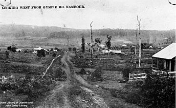 StateLibQld 1 112236 Looking west from Gympie Road, Nambour, 1910.jpg