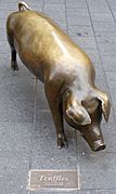 Truffles pig bronze - Rundle Mall