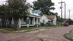 Vance C. Lewis House